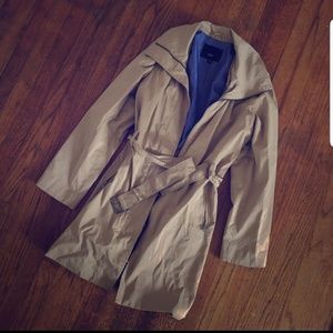 Jacket / trench coat